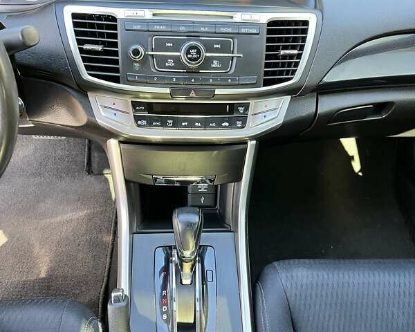 Синий Хонда Аккорд, объемом двигателя 2.4 л и пробегом 200 тыс. км за 12000 $, фото 26 на Automoto.ua