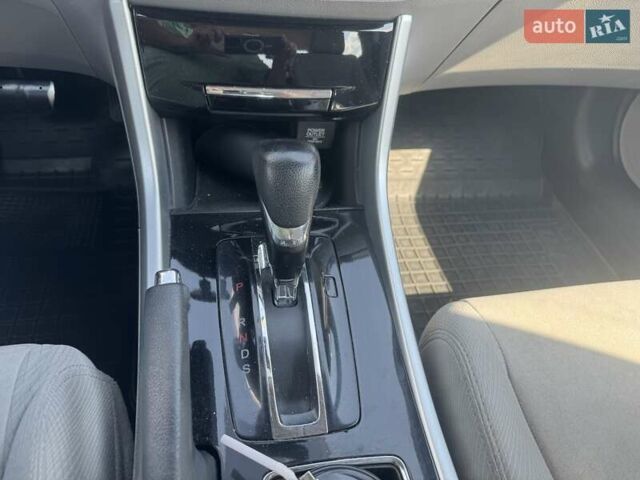 Синий Хонда Аккорд, объемом двигателя 2.36 л и пробегом 256 тыс. км за 13900 $, фото 8 на Automoto.ua