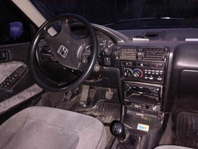 Синий Хонда Аккорд, объемом двигателя 2 л и пробегом 200 тыс. км за 1600 $, фото 5 на Automoto.ua