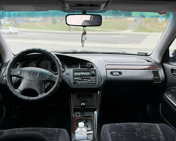 Синий Хонда Аккорд, объемом двигателя 2 л и пробегом 253 тыс. км за 3499 $, фото 13 на Automoto.ua