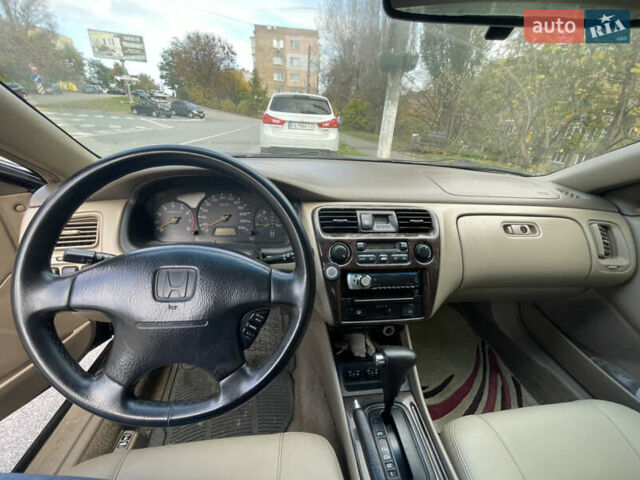 Зеленый Хонда Аккорд, объемом двигателя 3 л и пробегом 400 тыс. км за 2850 $, фото 8 на Automoto.ua