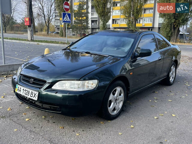 Зеленый Хонда Аккорд, объемом двигателя 3 л и пробегом 400 тыс. км за 2850 $, фото 2 на Automoto.ua