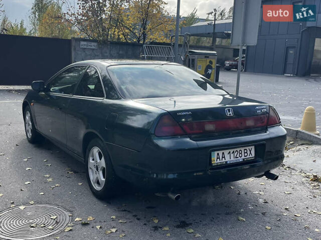 Зеленый Хонда Аккорд, объемом двигателя 3 л и пробегом 400 тыс. км за 2850 $, фото 4 на Automoto.ua