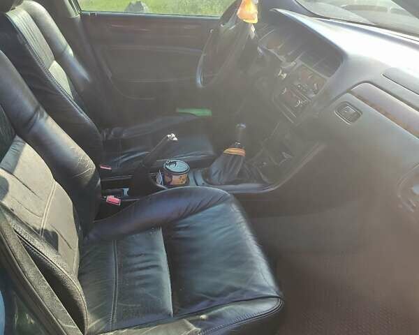 Зеленый Хонда Аккорд, объемом двигателя 1.6 л и пробегом 258 тыс. км за 3500 $, фото 4 на Automoto.ua