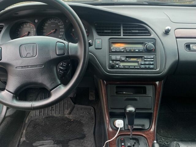 Зеленый Хонда Аккорд, объемом двигателя 2 л и пробегом 333 тыс. км за 3400 $, фото 6 на Automoto.ua