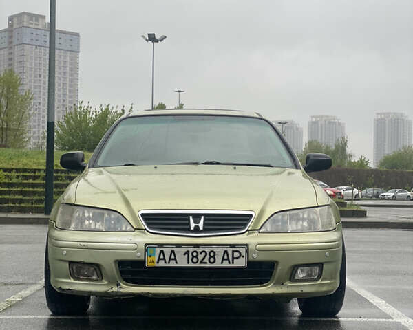 Зеленый Хонда Аккорд, объемом двигателя 2 л и пробегом 330 тыс. км за 4500 $, фото 1 на Automoto.ua