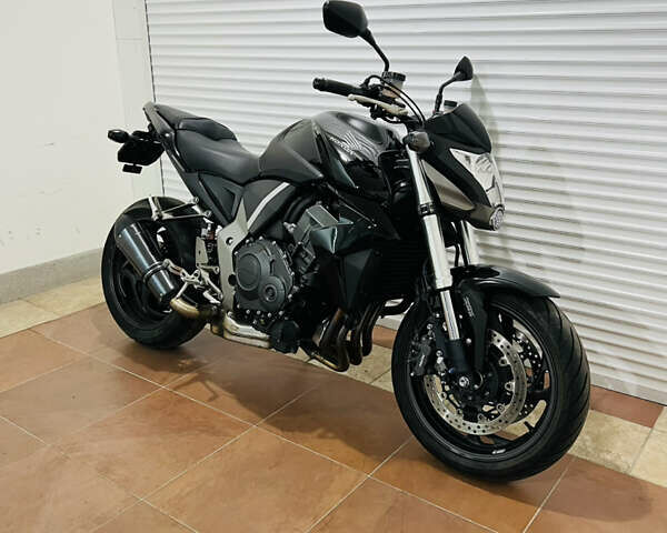 Черный Хонда CB 1000R, объемом двигателя 1 л и пробегом 25 тыс. км за 8000 $, фото 11 на Automoto.ua