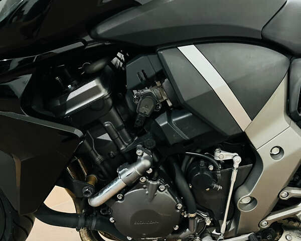 Черный Хонда CB 1000R, объемом двигателя 1 л и пробегом 25 тыс. км за 8000 $, фото 25 на Automoto.ua
