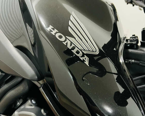 Черный Хонда CB 1000R, объемом двигателя 1 л и пробегом 25 тыс. км за 8000 $, фото 5 на Automoto.ua