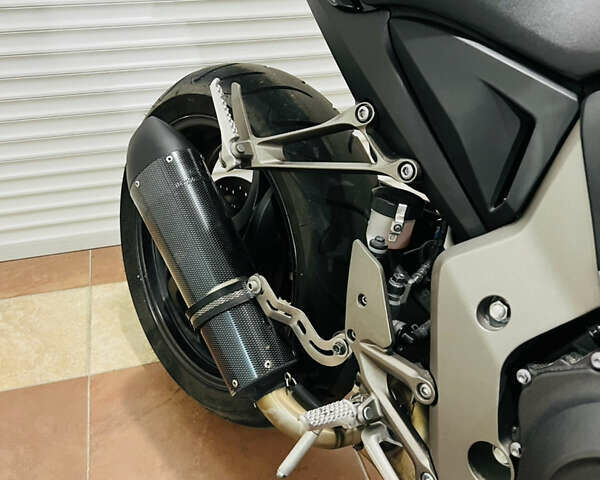 Черный Хонда CB 1000R, объемом двигателя 1 л и пробегом 25 тыс. км за 8000 $, фото 4 на Automoto.ua