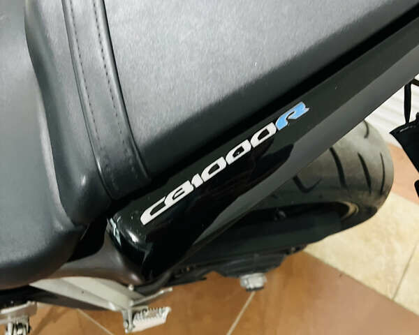 Черный Хонда CB 1000R, объемом двигателя 1 л и пробегом 25 тыс. км за 8000 $, фото 23 на Automoto.ua