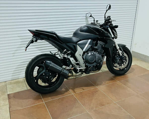 Черный Хонда CB 1000R, объемом двигателя 1 л и пробегом 25 тыс. км за 8000 $, фото 10 на Automoto.ua