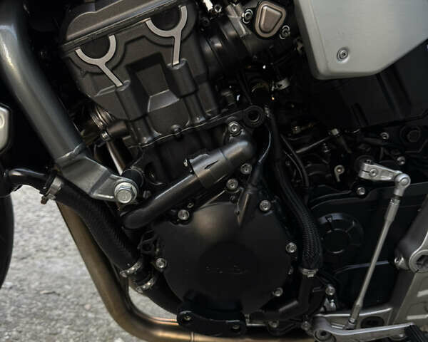 Черный Хонда CB 1000R, объемом двигателя 1 л и пробегом 8 тыс. км за 10500 $, фото 28 на Automoto.ua