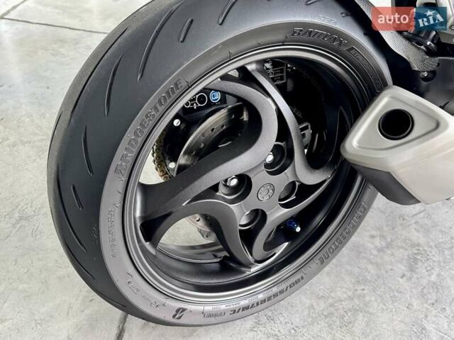 Хонда CB 1000R, объемом двигателя 1 л и пробегом 38 тыс. км за 7299 $, фото 10 на Automoto.ua