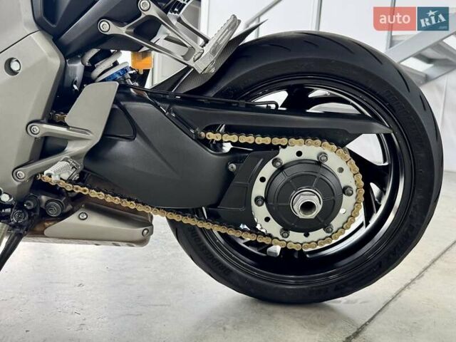 Хонда CB 1000R, объемом двигателя 1 л и пробегом 38 тыс. км за 7299 $, фото 11 на Automoto.ua