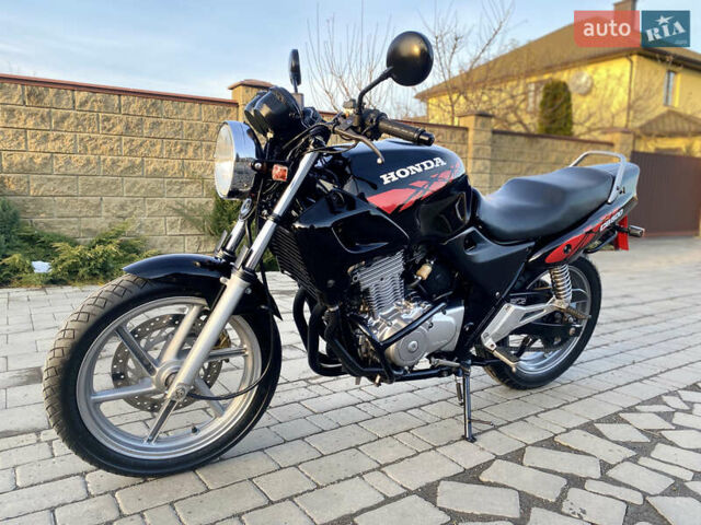 Черный Хонда CB 500, объемом двигателя 0.5 л и пробегом 34 тыс. км за 2599 $, фото 4 на Automoto.ua