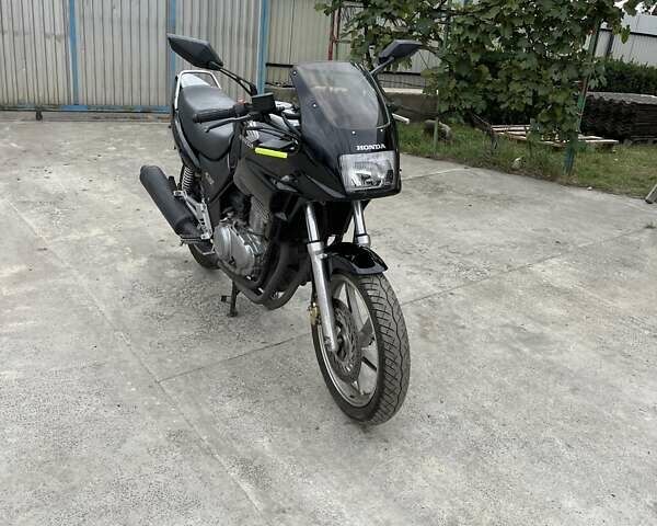 Чорний Хонда CB 500, об'ємом двигуна 0.5 л та пробігом 37 тис. км за 2300 $, фото 1 на Automoto.ua