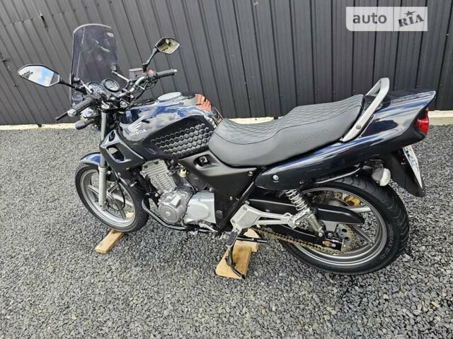 Черный Хонда CB 500, объемом двигателя 0.5 л и пробегом 32 тыс. км за 2650 $, фото 2 на Automoto.ua