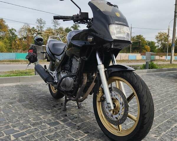 Черный Хонда CB 500, объемом двигателя 0.5 л и пробегом 65 тыс. км за 2400 $, фото 3 на Automoto.ua
