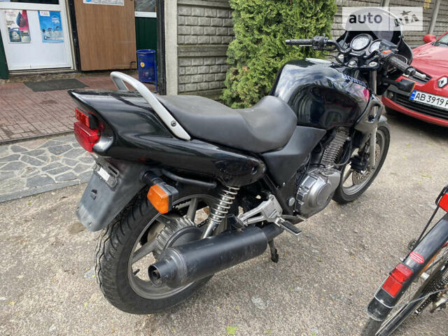 Черный Хонда CB 500, объемом двигателя 0.5 л и пробегом 33 тыс. км за 2600 $, фото 2 на Automoto.ua