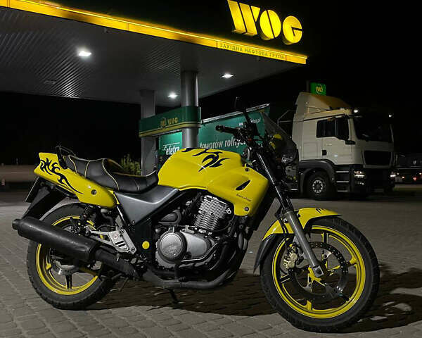 Жовтий Хонда CB 500, об'ємом двигуна 0.5 л та пробігом 54 тис. км за 2700 $, фото 1 на Automoto.ua