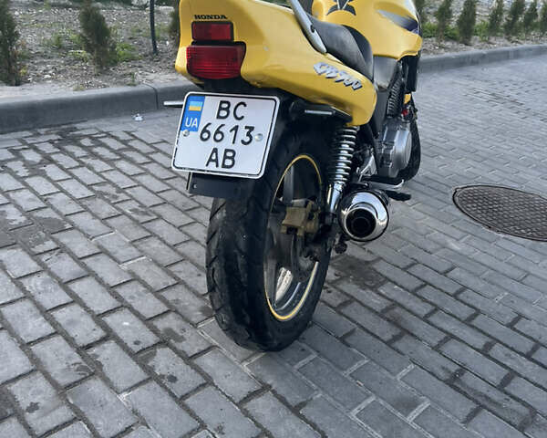 Жовтий Хонда CB 500, об'ємом двигуна 0.5 л та пробігом 63 тис. км за 2100 $, фото 7 на Automoto.ua