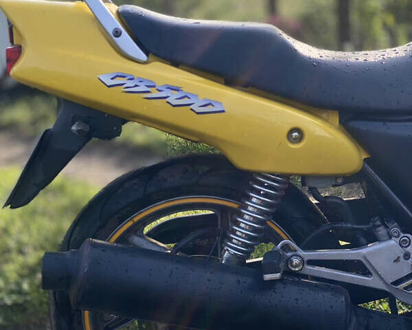 Желтый Хонда CB 500, объемом двигателя 0.5 л и пробегом 45 тыс. км за 2100 $, фото 2 на Automoto.ua