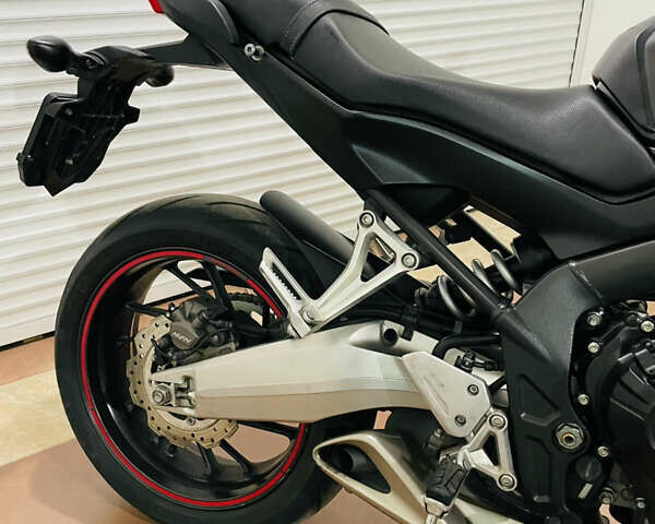 Черный Хонда CB 650F, объемом двигателя 0.65 л и пробегом 31 тыс. км за 6900 $, фото 5 на Automoto.ua
