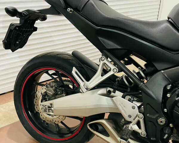 Черный Хонда CB 650F, объемом двигателя 0.65 л и пробегом 31 тыс. км за 6900 $, фото 6 на Automoto.ua