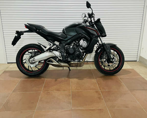 Черный Хонда CB 650F, объемом двигателя 0.65 л и пробегом 31 тыс. км за 6900 $, фото 31 на Automoto.ua