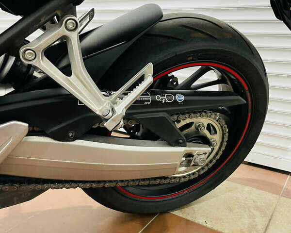 Черный Хонда CB 650F, объемом двигателя 0.65 л и пробегом 31 тыс. км за 6900 $, фото 15 на Automoto.ua