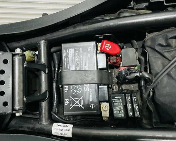 Черный Хонда CB 650F, объемом двигателя 0.65 л и пробегом 31 тыс. км за 6900 $, фото 23 на Automoto.ua