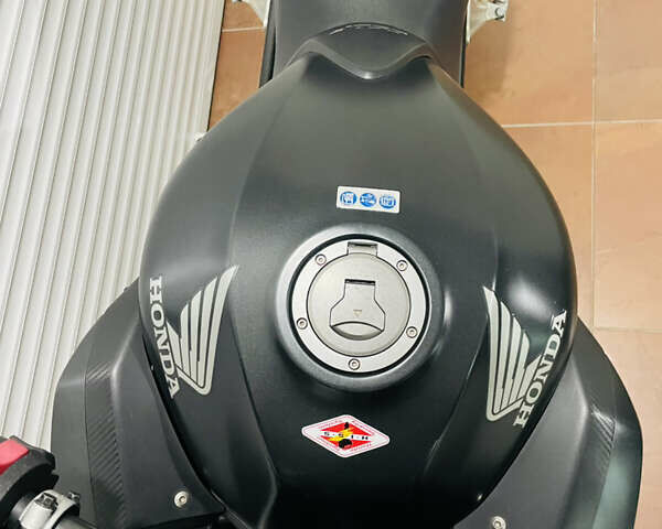 Черный Хонда CB 650F, объемом двигателя 0.65 л и пробегом 31 тыс. км за 6900 $, фото 24 на Automoto.ua