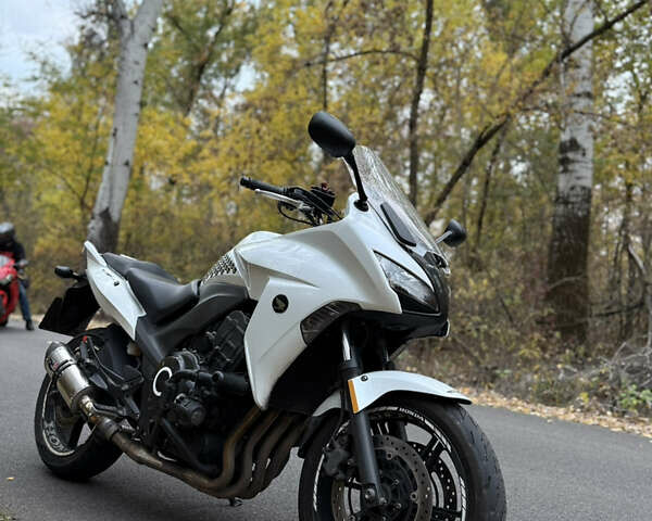 Белый Хонда CBF 1000, объемом двигателя 1 л и пробегом 53 тыс. км за 7500 $, фото 1 на Automoto.ua