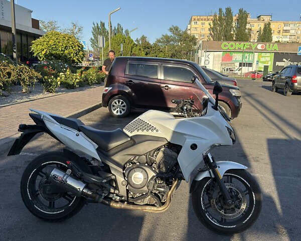 Белый Хонда CBF 1000, объемом двигателя 1 л и пробегом 53 тыс. км за 7500 $, фото 11 на Automoto.ua