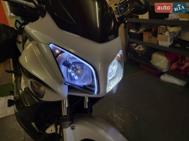Білий Хонда CBF 1000, об'ємом двигуна 1 л та пробігом 50 тис. км за 6400 $, фото 19 на Automoto.ua