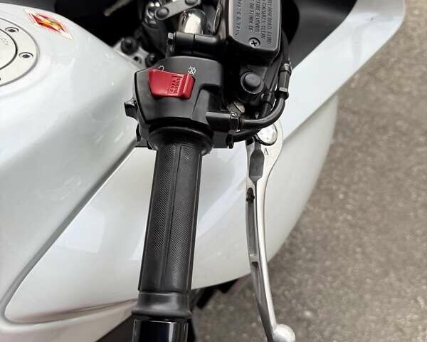Белый Хонда CBF 1000, объемом двигателя 1 л и пробегом 40 тыс. км за 8300 $, фото 8 на Automoto.ua