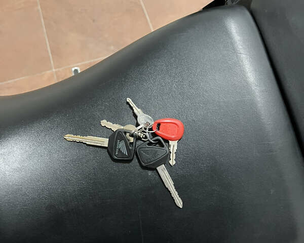 Чорний Хонда CBF 1000, об'ємом двигуна 1 л та пробігом 51 тис. км за 6800 $, фото 27 на Automoto.ua