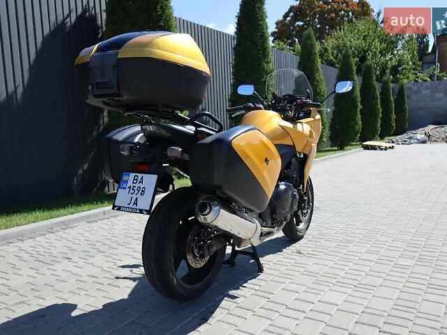 Жовтий Хонда CBF 1000, об'ємом двигуна 1 л та пробігом 64 тис. км за 7200 $, фото 9 на Automoto.ua