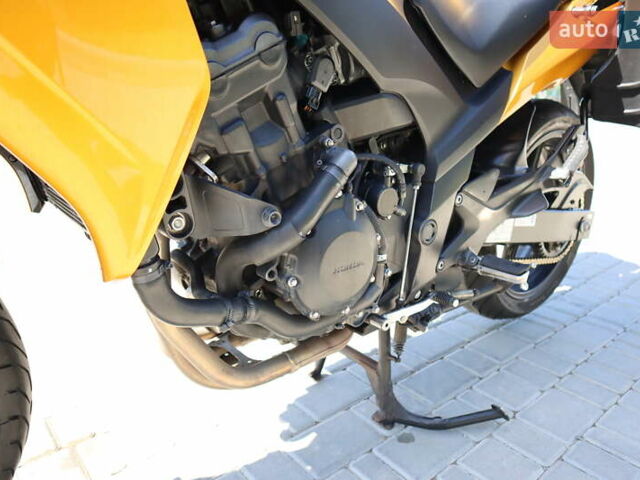 Жовтий Хонда CBF 1000, об'ємом двигуна 1 л та пробігом 64 тис. км за 7200 $, фото 21 на Automoto.ua