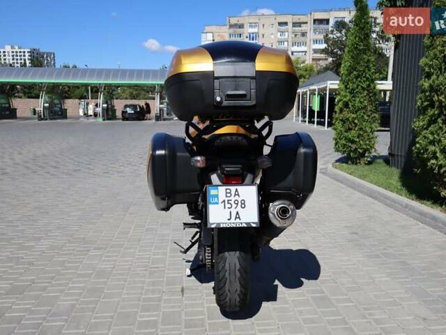 Жовтий Хонда CBF 1000, об'ємом двигуна 1 л та пробігом 64 тис. км за 7200 $, фото 11 на Automoto.ua