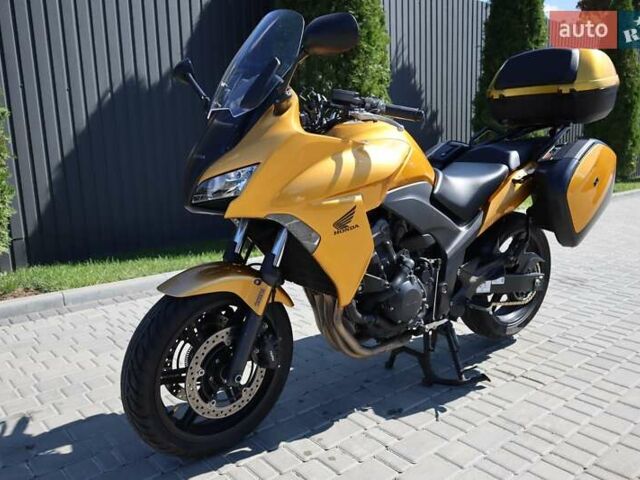 Жовтий Хонда CBF 1000, об'ємом двигуна 1 л та пробігом 64 тис. км за 7200 $, фото 6 на Automoto.ua