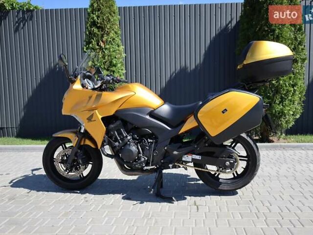 Жовтий Хонда CBF 1000, об'ємом двигуна 1 л та пробігом 64 тис. км за 7200 $, фото 1 на Automoto.ua