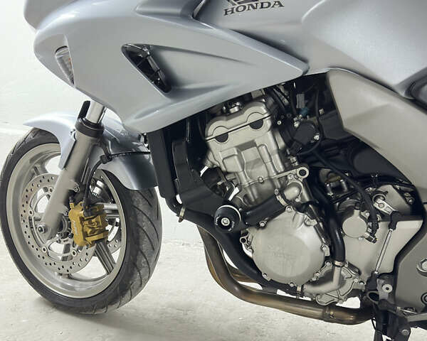 Серый Хонда CBF 1000, объемом двигателя 1 л и пробегом 34 тыс. км за 5850 $, фото 16 на Automoto.ua