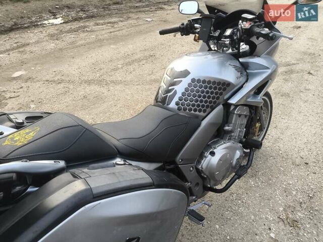 Серый Хонда CBF 1000, объемом двигателя 0 л и пробегом 445 тыс. км за 6100 $, фото 5 на Automoto.ua