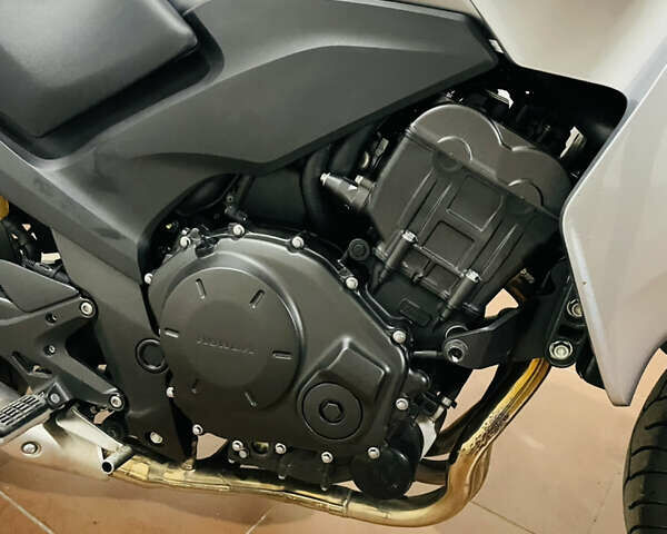 Серый Хонда CBF 1000, объемом двигателя 1 л и пробегом 19 тыс. км за 8700 $, фото 6 на Automoto.ua