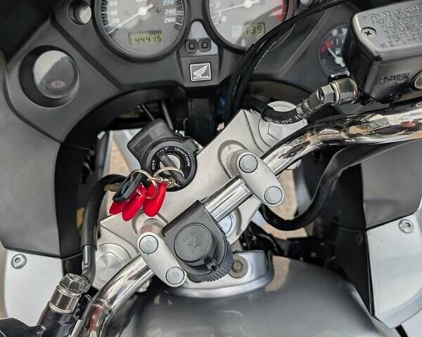 Сірий Хонда CBF 1000, об'ємом двигуна 1 л та пробігом 44 тис. км за 5599 $, фото 8 на Automoto.ua