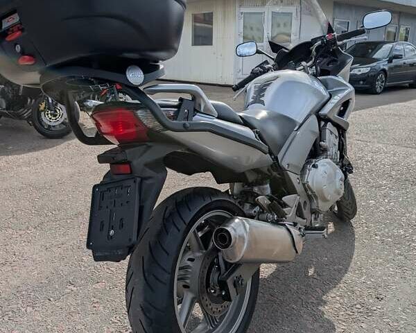 Сірий Хонда CBF 1000, об'ємом двигуна 1 л та пробігом 44 тис. км за 5599 $, фото 5 на Automoto.ua