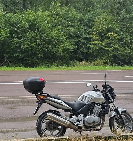Серый Хонда CBF 500, объемом двигателя 0.5 л и пробегом 80 тыс. км за 3500 $, фото 4 на Automoto.ua