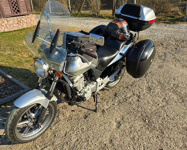 Серый Хонда CBF 500, объемом двигателя 0.5 л и пробегом 80 тыс. км за 3500 $, фото 3 на Automoto.ua